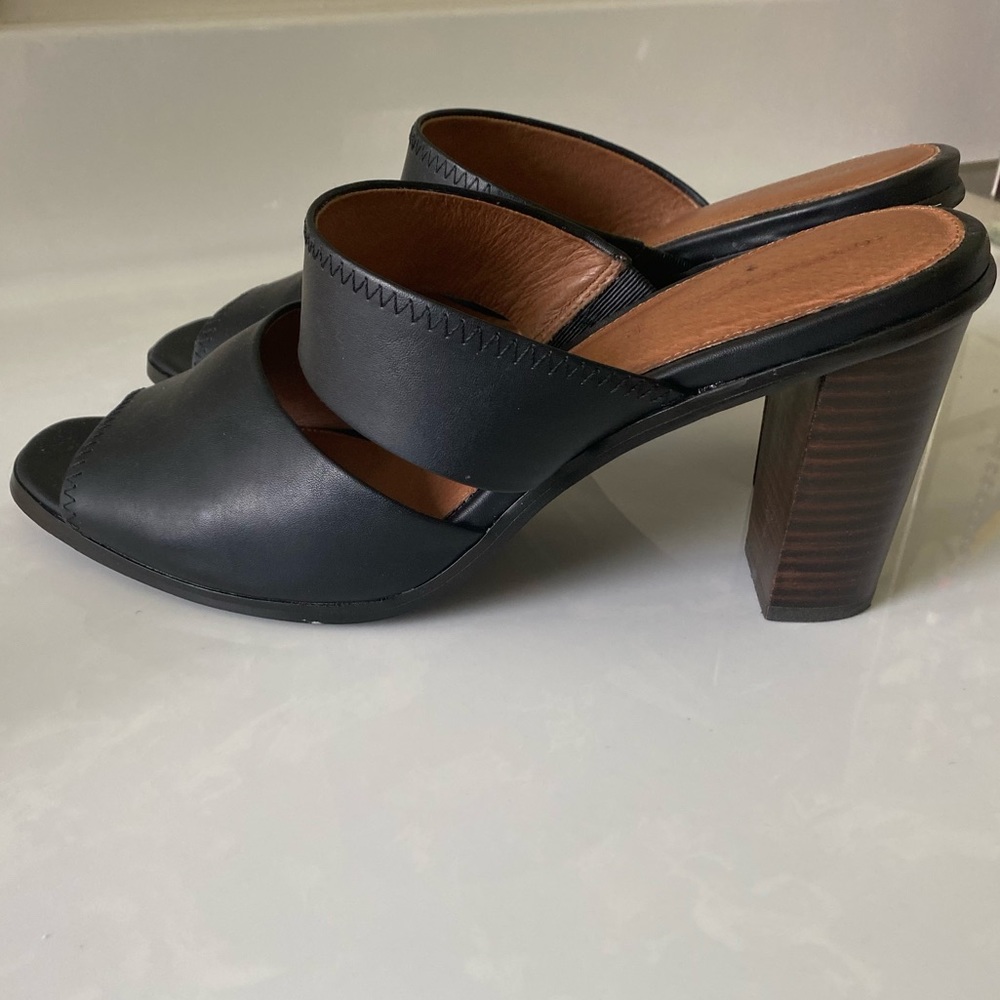 Black Heels - Picture 2 of 3